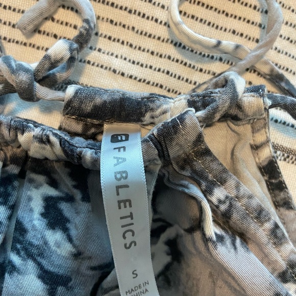 Fabletics flyaway workout top - Picture 4 of 4